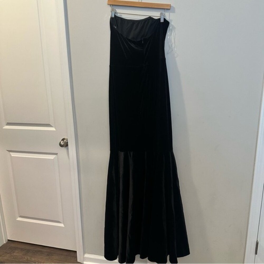 Fashion Nova Stella Velvet Black Elegant Black Off-Shoulder Evening Gown Size 1X - Picture 3 of 15